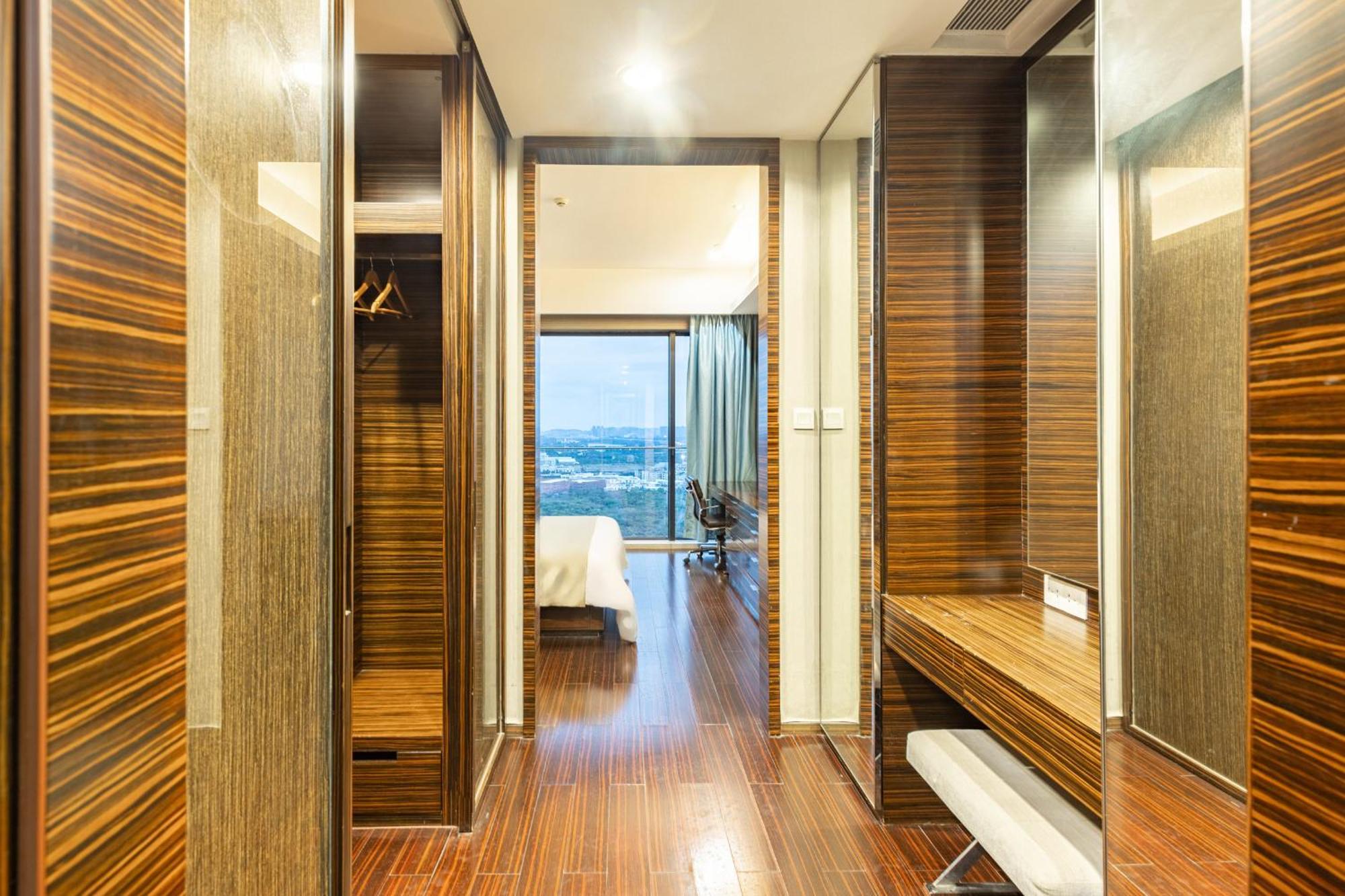 Guangzhou Xing Yi International Apartment - Poly World Branch ภายนอก รูปภาพ