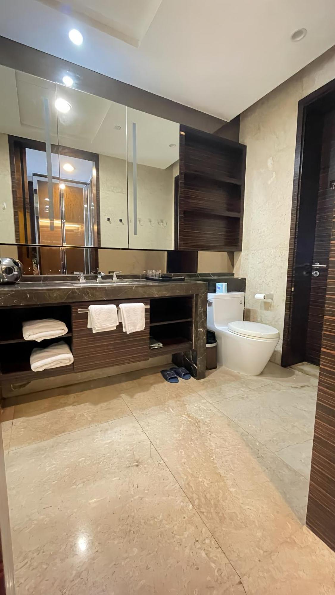 Guangzhou Xing Yi International Apartment - Poly World Branch ภายนอก รูปภาพ